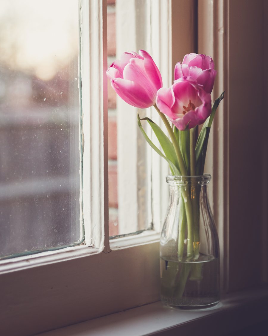 Straight Glass Vase, 24cm